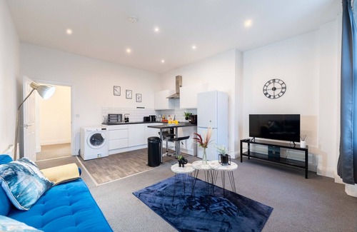 Leeds Apartment | 40% OFF Monthly: Family & Work Relocations - FREE Parking