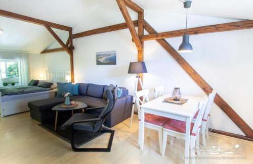 Burg auf Fehmarn House | 40 Weiße Villa am Schwanenteich OG links