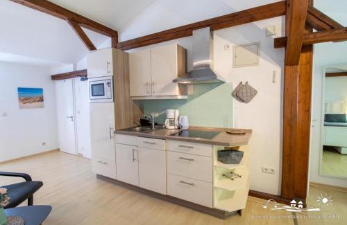 Burg auf Fehmarn House | 40 Weiße Villa am Schwanenteich OG links