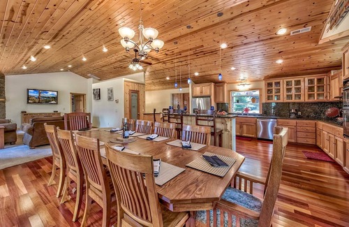 Tahoe Paradise House | 4000 Sq Ft Luxury Home: Family and Pet-friendly, Enormous Game Room, EV Charger