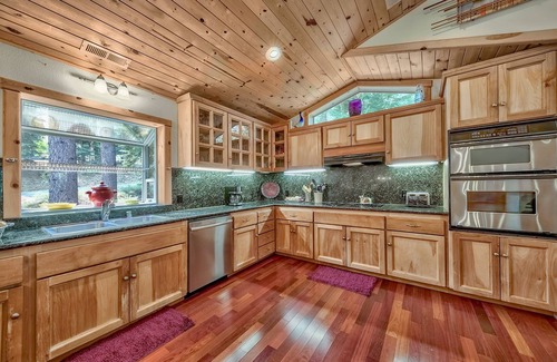 Tahoe Paradise House | 4000 Sq Ft Luxury Home: Family and Pet-friendly, Enormous Game Room, EV Charger