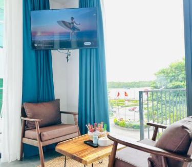 Ninh Kieu Apartment | 402MSNK Luxe Studio l Nice View l Balcony l Kitchen