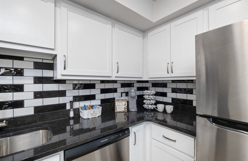 Downtown Branson Condo | 408 - Cozy, quiet walk to convention and landing