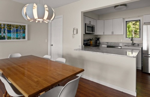 Warren Condo | 41 Summit Condo Near Mountain Shuttle by RedAwning