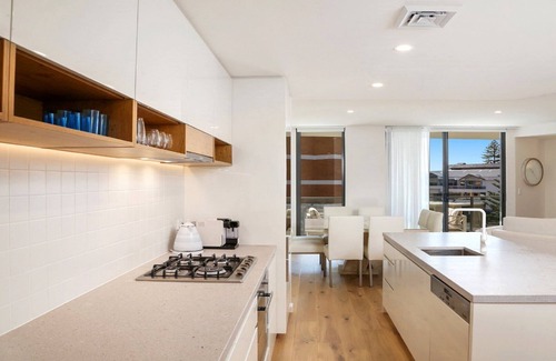 Terrigal House | 410 PINE TREE | Short walk to beach | Accom Holidays