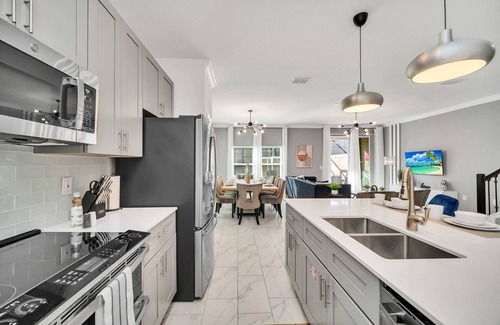 Kissimmee House | 4200 Paragraph Drive
