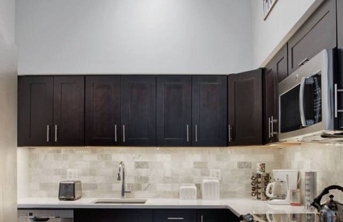 Eastside House | 420Waldburg A · Modern Apt with Southern Charm Blocks from Forsyth