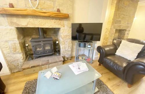 Coedpoeth House | 43 Heol Maelor- A Homely Cottage in Wrexham, North Wales
