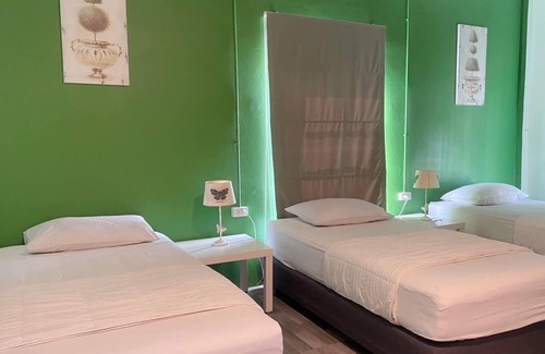 Ban Chang Lo Hotel | 43Home Phrannok