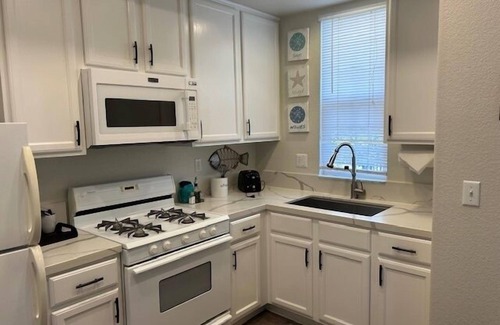 Oceano Condo | 444 Pier Ave. #510: 1 BR, 1 BA in Oceano, Sleeps 2
