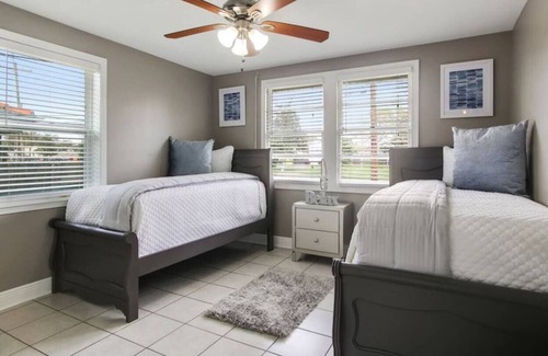 Gentilly House | *45% OFF*Only 5 Miles from Bourbon/4BR/Sleeps 12