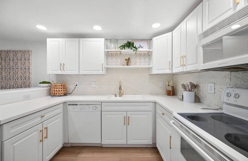 Midtown Ocean City Condo | 45th St Ocean Side Condo with pool