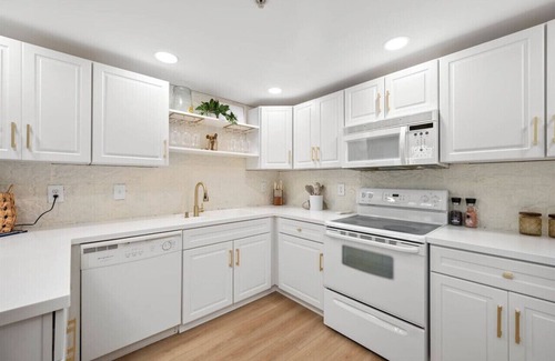Midtown Ocean City Condo | 45th St Ocean Side Condo with pool
