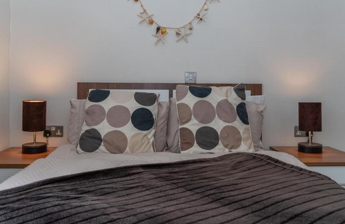 Mullacott House | 46 Meadow View Lodge - 3 Bed-sleeps 6-TJS46MV