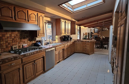 San Simeon House | 4757 Windsor Blvd. Seaclift Estates