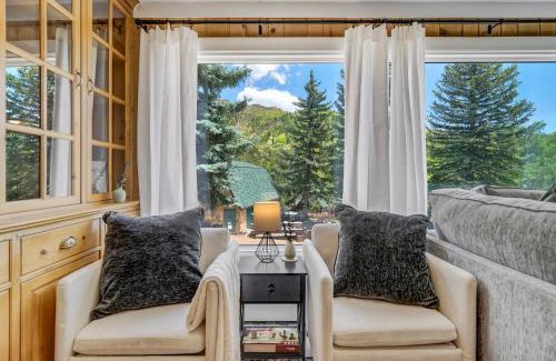 Cascade House | 4925 Pike Unit1