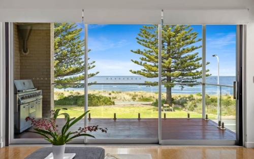 Victor Harbor House | 4A Franklin Pde Encounter Bay - BYO Linen