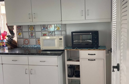 Great Exuma House | 4acres ON Tar Bay Beach 4 bedroom pool hot tub gym 3.5 baths 3+3outdoor showers