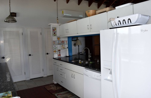 Great Exuma House | 4acres ON Tar Bay Beach 4 bedroom pool hot tub gym 3.5 baths 3+3outdoor showers