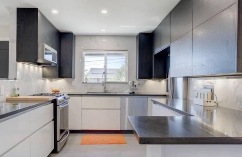 Clairemont Mesa East House | 4bed house centrally located (pet allowed)