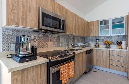Palm Beach Condo | 4bedroom Penthouse Corner unit with BBQ