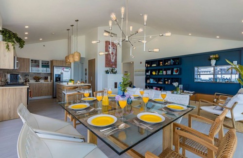 Palm Beach Condo | 4bedroom Penthouse Corner unit with BBQ