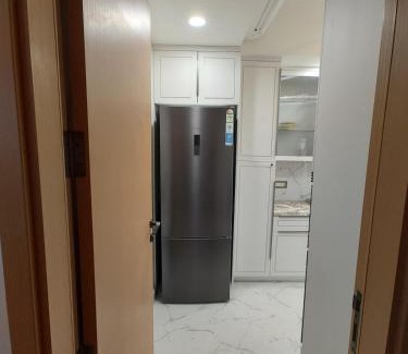 DLF Phase 5 Apartment | 4BHK Luxury Apartment in Gurugram bnb