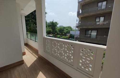 DLF Phase 5 Apartment | 4BHK Luxury Apartment in Gurugram bnb