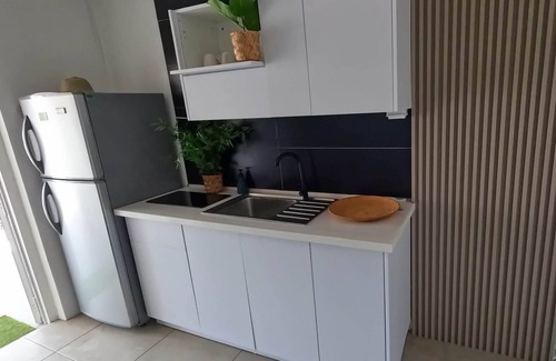 Willemstad Apartment | 4BlessingsCuracao Spacious apartment, balcony with neighborhood view, 2 floors