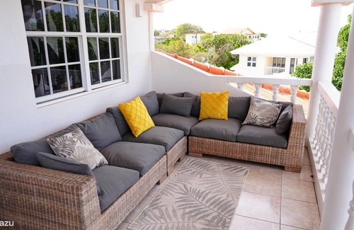 Willemstad Apartment | 4BlessingsCuracao Spacious apartment, balcony with neighborhood view, 2 floors