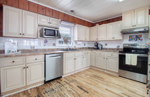 Edisto Island House | 4BR 2BA Oceanfront/Classic Beach Bungalow ~ Barefoot Bungalow