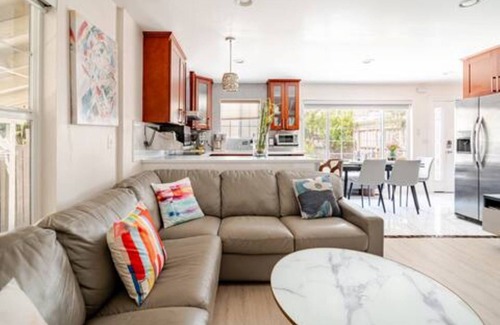 San Jose House | 4Br/3Ba,HeartDowntown SanJose-Gem Craftsman,Fireplace,Near SAP,Airport,City hall