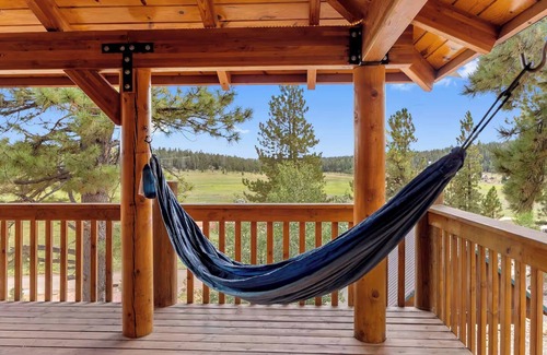Meadow View Heights Cabin | 4BR Cabin w/Game Room & Fire Pit – Sleeps 13