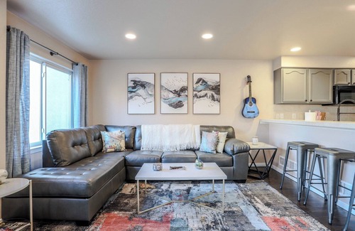 Berkley House | 4BR home w/garage parking