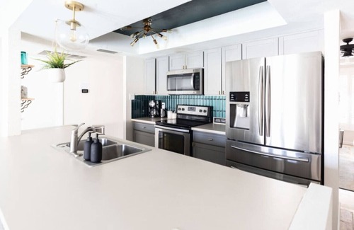 Pointe Scottsdale House | 4BR home w/heated pool & lounge chair!