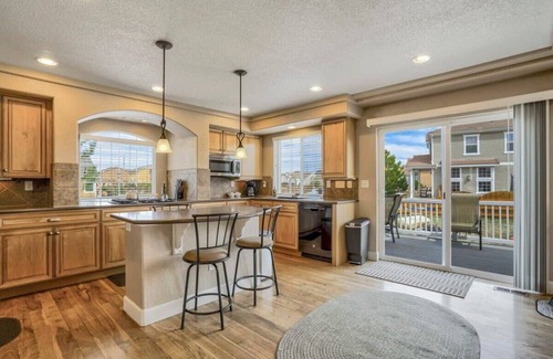 Peyton House | 4BR|Hot Tub Pool Table, Ping Pong, Foosball!