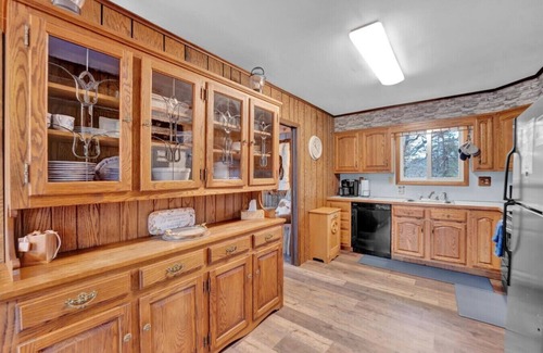 Long Pond Apartment | 4BR Lakehouse | Sleeps 10 | Fire Pit, Dock, Kayaks