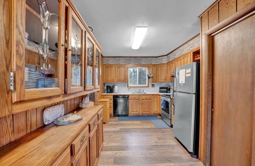 Long Pond Apartment | 4BR Lakehouse | Sleeps 10 | Fire Pit, Dock, Kayaks