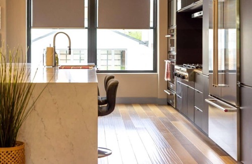 Central West End House | 4BR Modern CWE Luxury + Garage/ABODEbucks