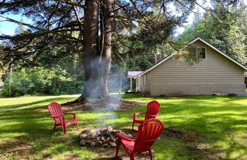 Skykomish Cabin | 4BR Mountain Getaway: Ideal for Skiing, Hiking, & Relaxing