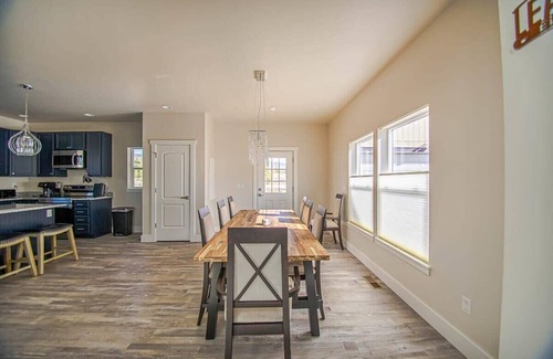 Leadville House | 4BR Mountain Home | Fireplace, King Beds, Fast Wi-Fi