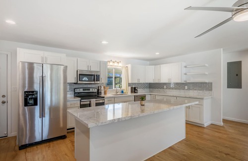 Wahiawa House | 4BR Oahu - Sleeps 8, WFH, A/C + Beach, Dole + Surf