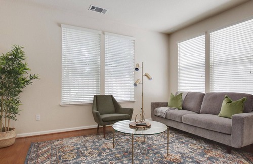 Dublin Apartment | 4BR Single-Family Home in Dublin Near Parks