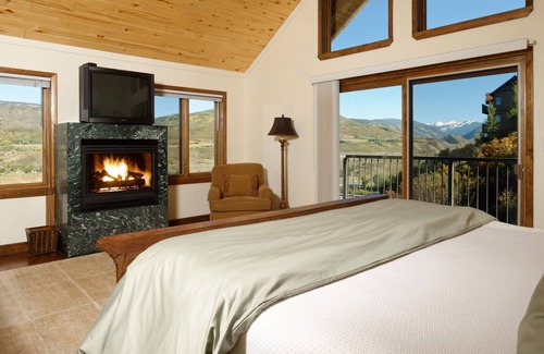 Brush Creek Village House | 4BR, Sleeps 8-10. Central to 4 Mountains