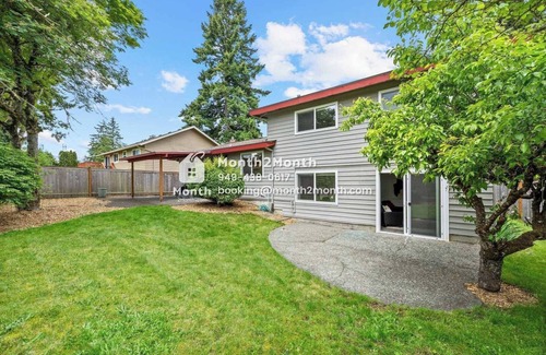 Newcastle House | 4BR Tranquil Pines Home on 72nd St|Mainfloor Bedroom | Pet Friendly #42396