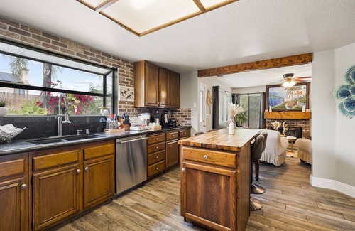 Lake Elsinore House | 4BR w/Heated Pool & SPA ｜Pool Table｜Mini Golf｜Kids Playhouse｜Fire Pit