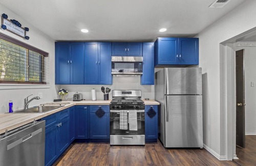 Dallas House | 4BR3BA Historic Home & Retreat Center near DtownDallas FairPk ConvCtr DEllum AAC