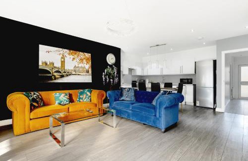 Borehamwood House | 4BRHouse with Free Parking for Contractors&Families Sleep 8