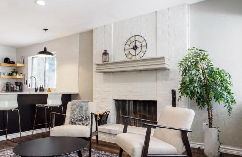 Bedford House | 4brping Pong2500 Sq Ft