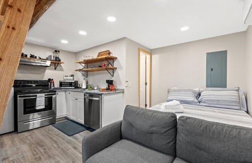 Stanton Apartment | 4Guys Cabin on the Hill/3mi To Natural Bridge